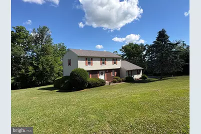 5705 Bel Air Drive, Coopersburg, PA 18036 - Photo 2