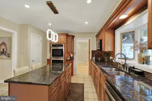 2210 Greenwood Rd, Allentown, PA 18103 - Photo 12