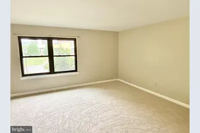 1726 Saratoga Court, Allentown, PA 18104 - Photo 4