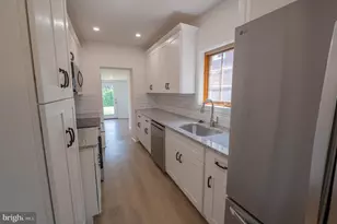 309 N 2nd St, Emmaus, PA 18049 - Photo 10