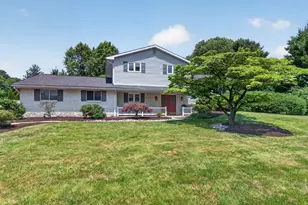 5463 Doris Dr, Allentown, PA 18106 - Photo 2