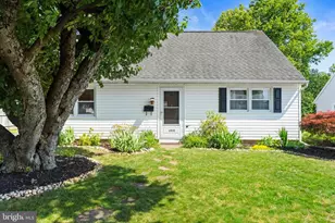 1915 Eastman Ave, Bethlehem, PA 18018 - Photo 2