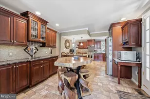 6470 Fawn Ln, Center Valley, PA 18034 - Photo 16
