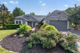 1665 Lamplighter Dr, Macungie, PA 18062 - Photo 4