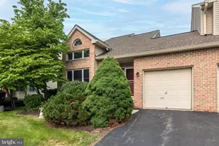 310 Oxford Pl, Macungie, PA 18062 - Photo 1