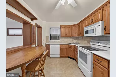 121 E Elm Street, Emmaus, PA 18049 - Photo 12