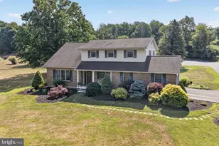 4124 Lawton Ct, Schnecksville, PA 18078 - Photo 1