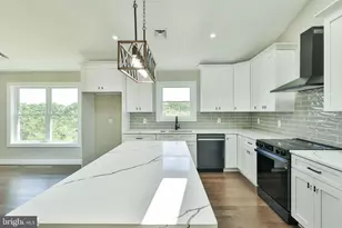2212 Skyline Dr, Slatington, PA 18080 - Photo 32