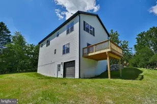 2212 Skyline Dr, Slatington, PA 18080 - Photo 8