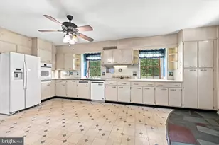 7701 Chestnut St, Zionsville, PA 18092 - Photo 20