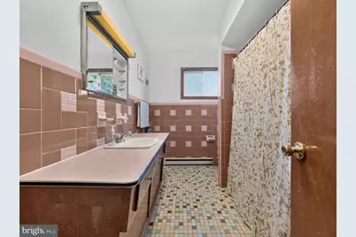 720 Lechauweki, Fountain Hill, PA 18015 - Photo 32