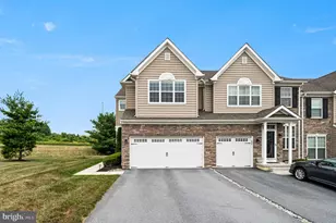 375 Pennycress Rd, Allentown, PA 18104 - Photo 1