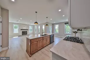 4740 Hillcrest Ln, Whitehall, PA 18052 - Photo 12