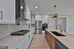 4740 Hillcrest Ln, Whitehall, PA 18052 - Photo 10
