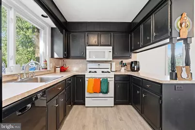 1665 Broadway, Bethlehem, PA 18015 - Photo 18