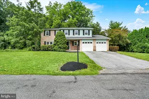 214 Burrell Blvd, Allentown, PA 18104 - Photo 2