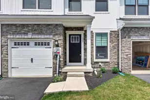 1047 Watson Ct, Fogelsville, PA 18051 - Photo 4