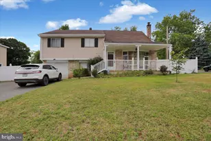 511 E Harrison St, Emmaus, PA 18049 - Photo 2