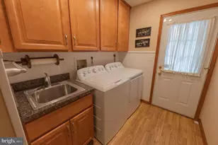 1039 Miriam Dr, Emmaus, PA 18049 - Photo 12