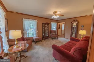 1039 Miriam Dr, Emmaus, PA 18049 - Photo 4