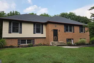 3733 Viewpoint Ct, Slatington, PA 18080 - Photo 1