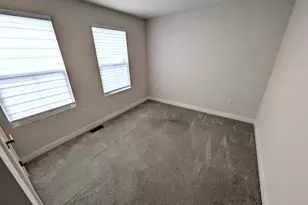 4220 Cypress Ln, Whitehall, PA 18052 - Photo 12