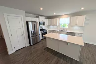 4220 Cypress Ln, Whitehall, PA 18052 - Photo 4