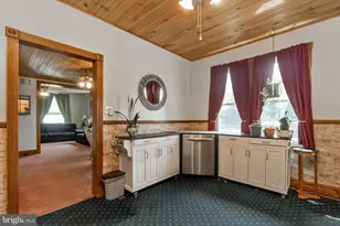 536 W Washington St, Slatington, PA 18080 - Photo 28