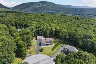 2199 Acorn Ct, Slatington, PA 18080 - Photo 6