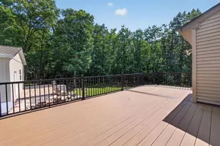 2199 Acorn Ct, Slatington, PA 18080 - Photo 12