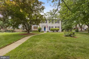 2898 Fairfield Dr, Allentown, PA 18103 - Photo 2
