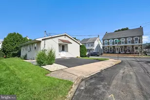 110 S 3rd St, Emmaus, PA 18049 - Photo 28