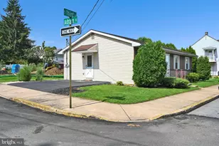 110 S 3rd St, Emmaus, PA 18049 - Photo 4