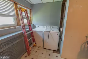 310 S 6th St, Emmaus, PA 18049 - Photo 8