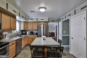 5016 Foxrun Ln, Whitehall, PA 18052 - Photo 24