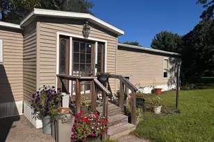 6175 Seanor Ct, Slatington, PA 18080 - Photo 2