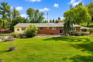 1042 Neffs Laurys Rd, Schnecksville, PA 18078 - Photo 1