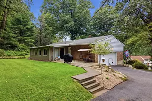 614 Greenwood St, Allentown, PA 18103 - Photo 2