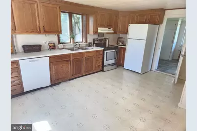 1464 Krocks Road S, Allentown, PA 18106 - Photo 2