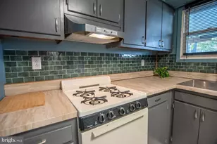 1940 Glendale Ave, Bethlehem, PA 18018 - Photo 8