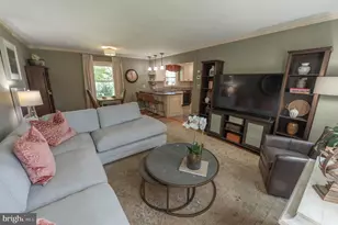 1063 Manor Dr, Allentown, PA 18103 - Photo 12