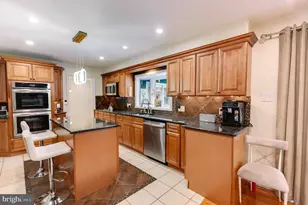 2210 Greenwood Rd, Allentown, PA 18103 - Photo 8