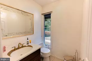 2210 Greenwood Rd, Allentown, PA 18103 - Photo 24