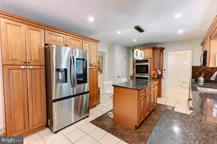 2210 Greenwood Rd, Allentown, PA 18103 - Photo 10