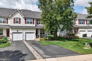 1078 King Way, Breinigsville, PA 18031 - Photo 2