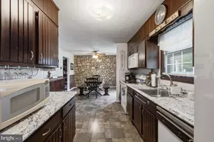 3227 N Hobson St, Whitehall, PA 18052 - Photo 8