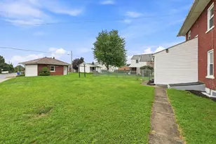 404 N 3rd St, Emmaus, PA 18049 - Photo 36