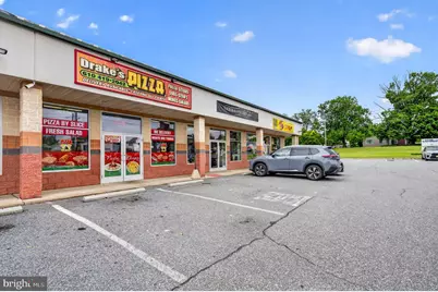 Drakes Pizzeria, Allentown, PA 18109 - Photo 4