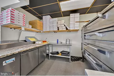 Drakes Pizzeria, Allentown, PA 18109 - Photo 10