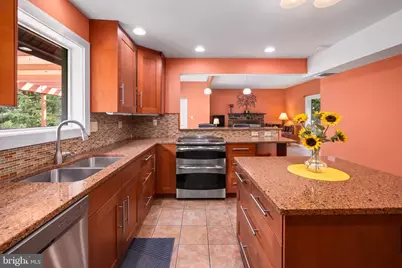 7942 Woodsbluff Run, Fogelsville, PA 18051 - Photo 12